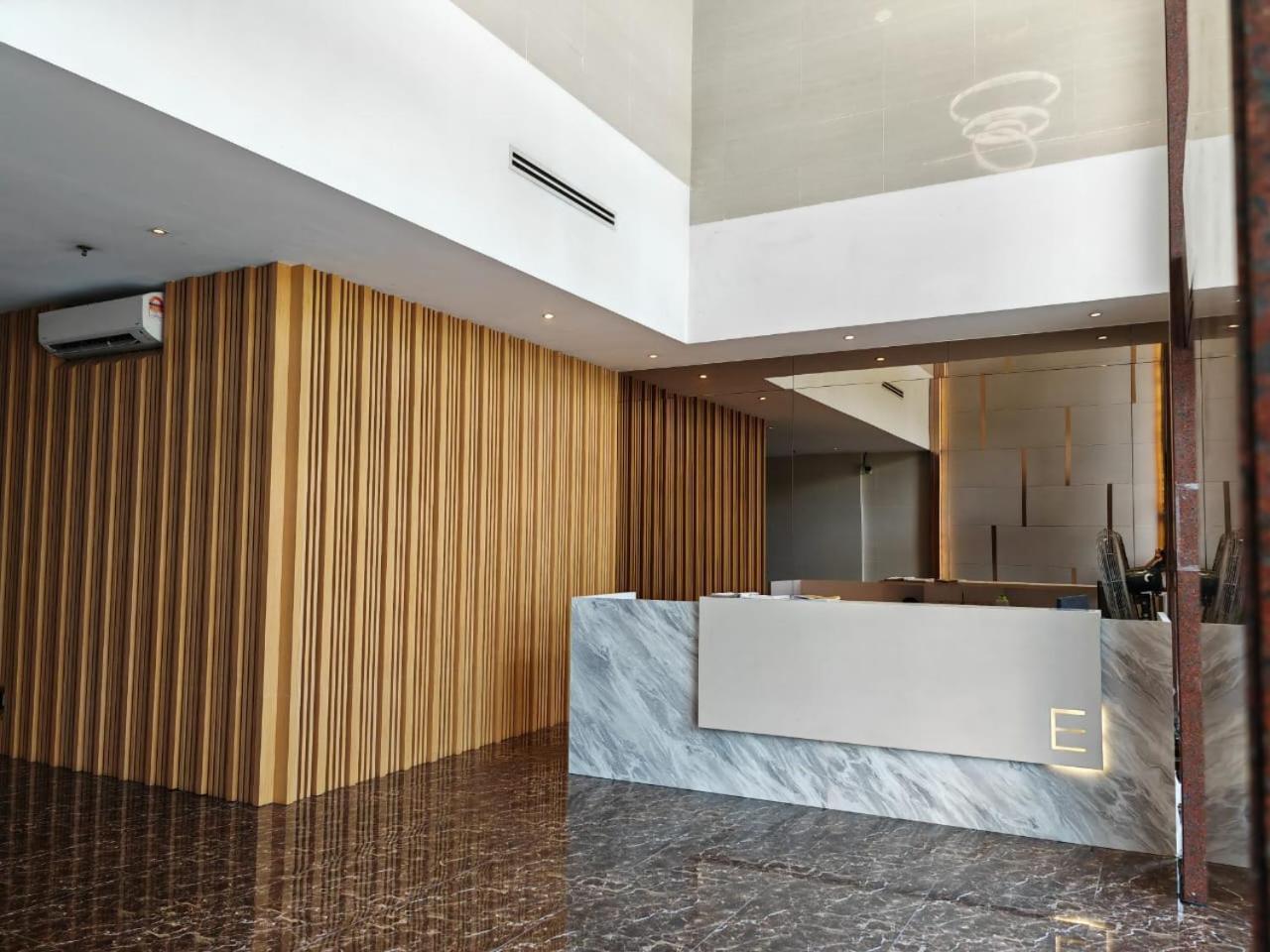 New Bangsar Trade Centre Kl Mid Valley Lrt Bangsar * Kuala Lumpur